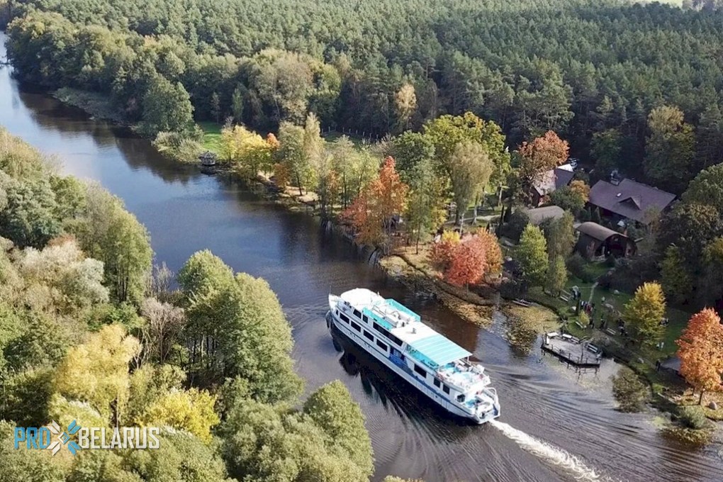 Теплоход «Белая Русь» открывает сезон круизов по Полесью