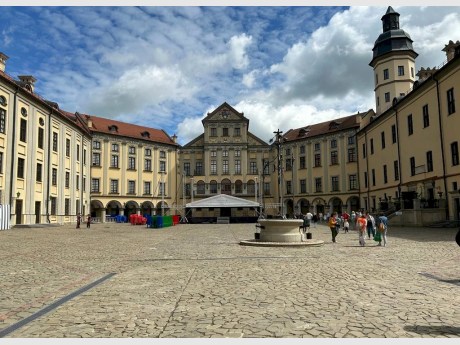 Лето в Несвиже 2026: театр под открытым небом, джаз в замке и рекордный турпоток