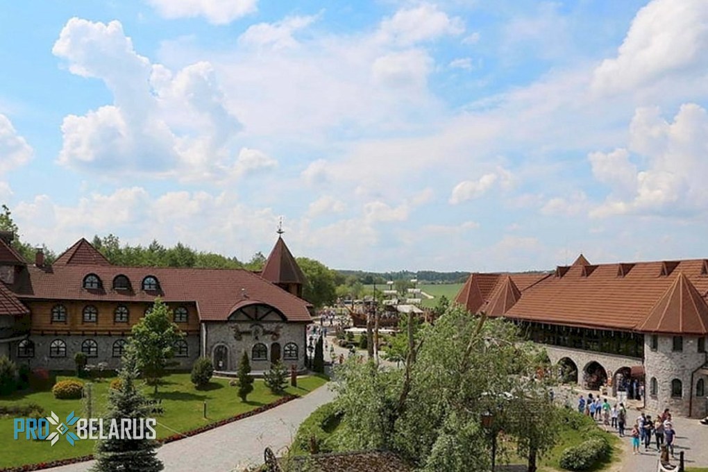 Инвестиции в туризм: под Гродно возводят исторический парк «Старый город»