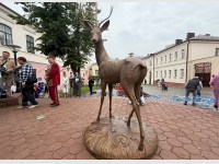 В сердце Гродно открыли бронзового оленя — главный символ города