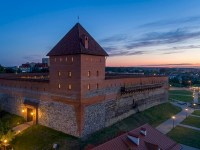 В Лидском замке запустили необычные экскурсии: приглашают встречать рассвет