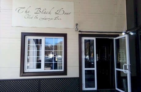Ресторан «The Black Door»