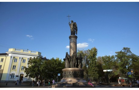 Памятник Тысячелетия Бреста на Советской