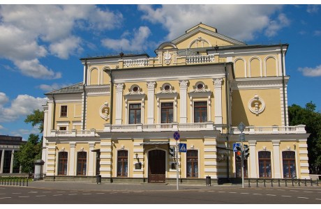 Здание театра имени Янки Купалы
