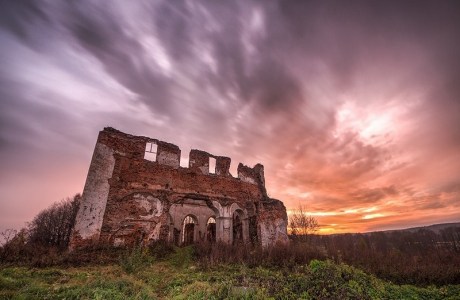 Руины Спасо-Преображенской церкви в деревне Новоспасск