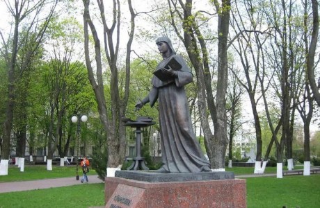 Памятник Ефросинии Полоцкой в Минске