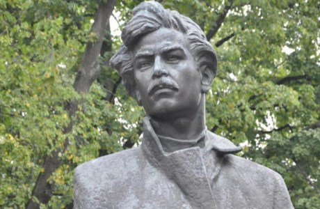 Памятник Максиму Богдановичу в Минске