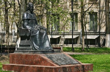 Памятник Николаю Гусовскому в Минске