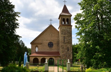 Костел Божией Матери Шкаплерной в деревне Идолто