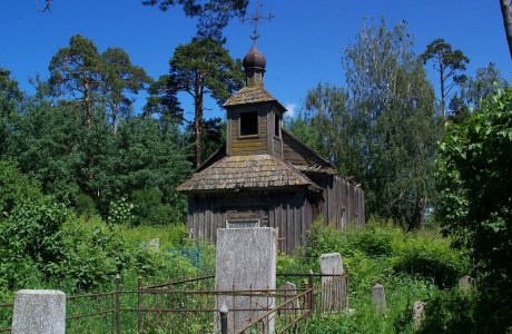 Церковь деревянная в деревне Кухтичи