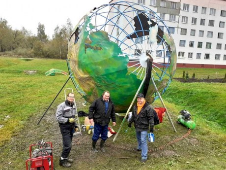 Со своим глобусом. В Климовичах ждут туристов